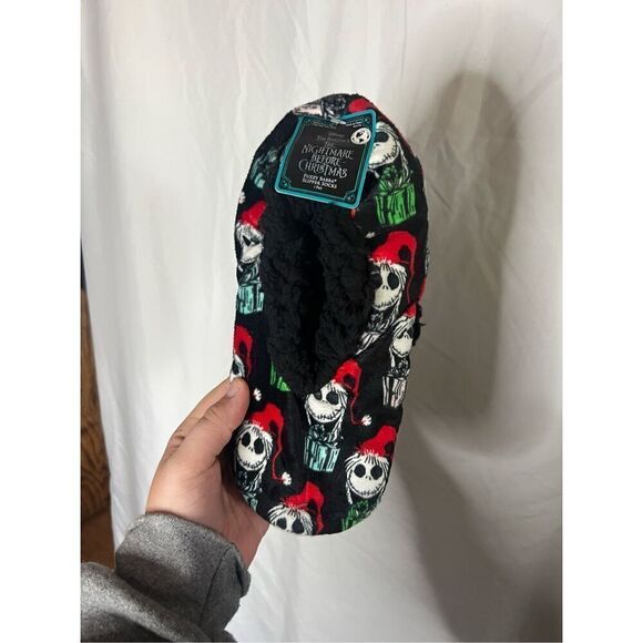 Disney Tim Burtons The Nightmare Before Christmas Fuzzy Babba Slipper Socks NEW - Picture 1 of 5